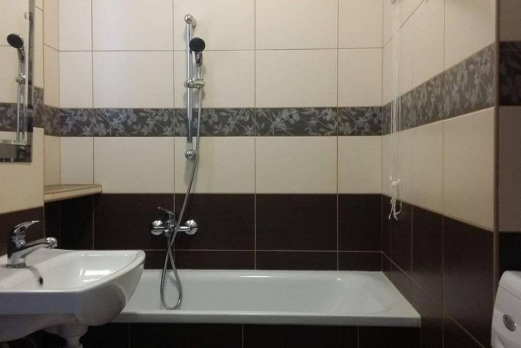 W Samym Centrum Na Grzybowskiej Varsó Kültér fotó